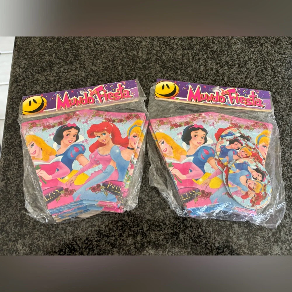 2 Disney princess party popcorn/snack disposables tableware, 10 each